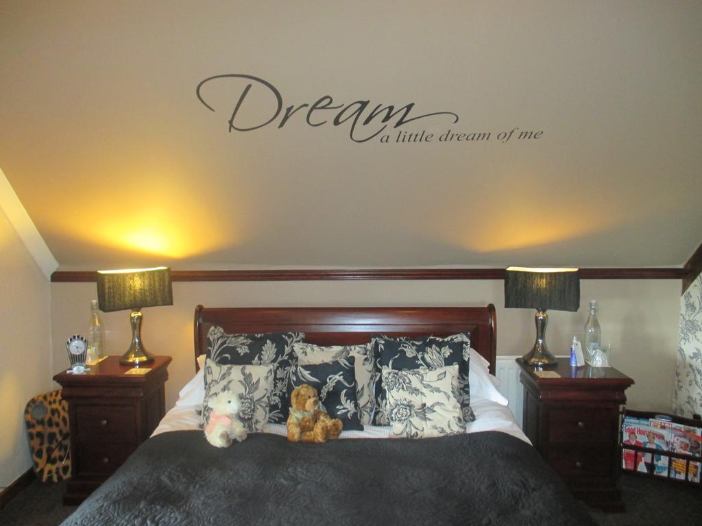 The Old School And Betty'S B&B Whitehaven Oda fotoğraf